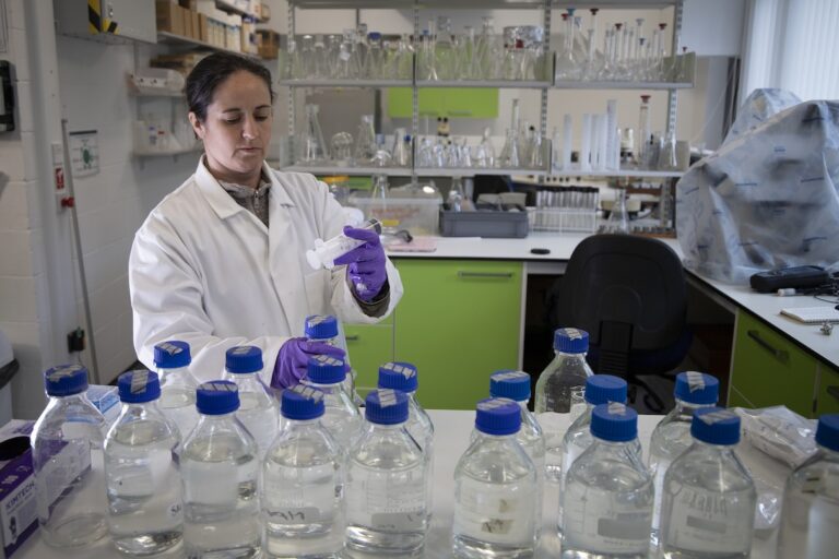 Dr. Helen Findlay is een biologische oceanograaf. Afbeelding met dank aan Plymouth Marine Laboratory.