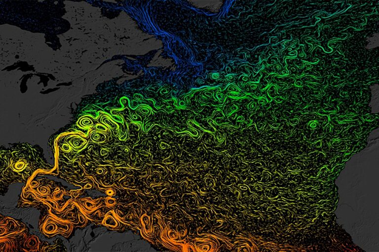De Atlantic Meridional Overturning Circulation (AMOC) is het stromingssysteem dat verantwoordelijk is voor het transport van warm water naar het noorden en kouder, dichter water naar het zuiden. Hier is een gemodelleerd beeld te zien van oppervlaktestromen en gyres in de Noord-Atlantische Oceaan. Afbeelding met dank aan het Goddard Space Flight Center van NASA.