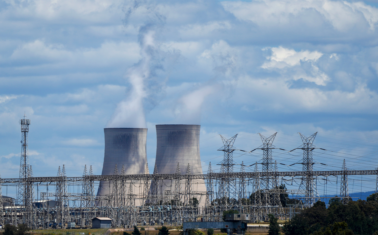 Bayswater Power Station, een kolengestookte thermische elektriciteitscentrale nabij Muswellbrook in de Hunter Valley, Australië, 2021. 