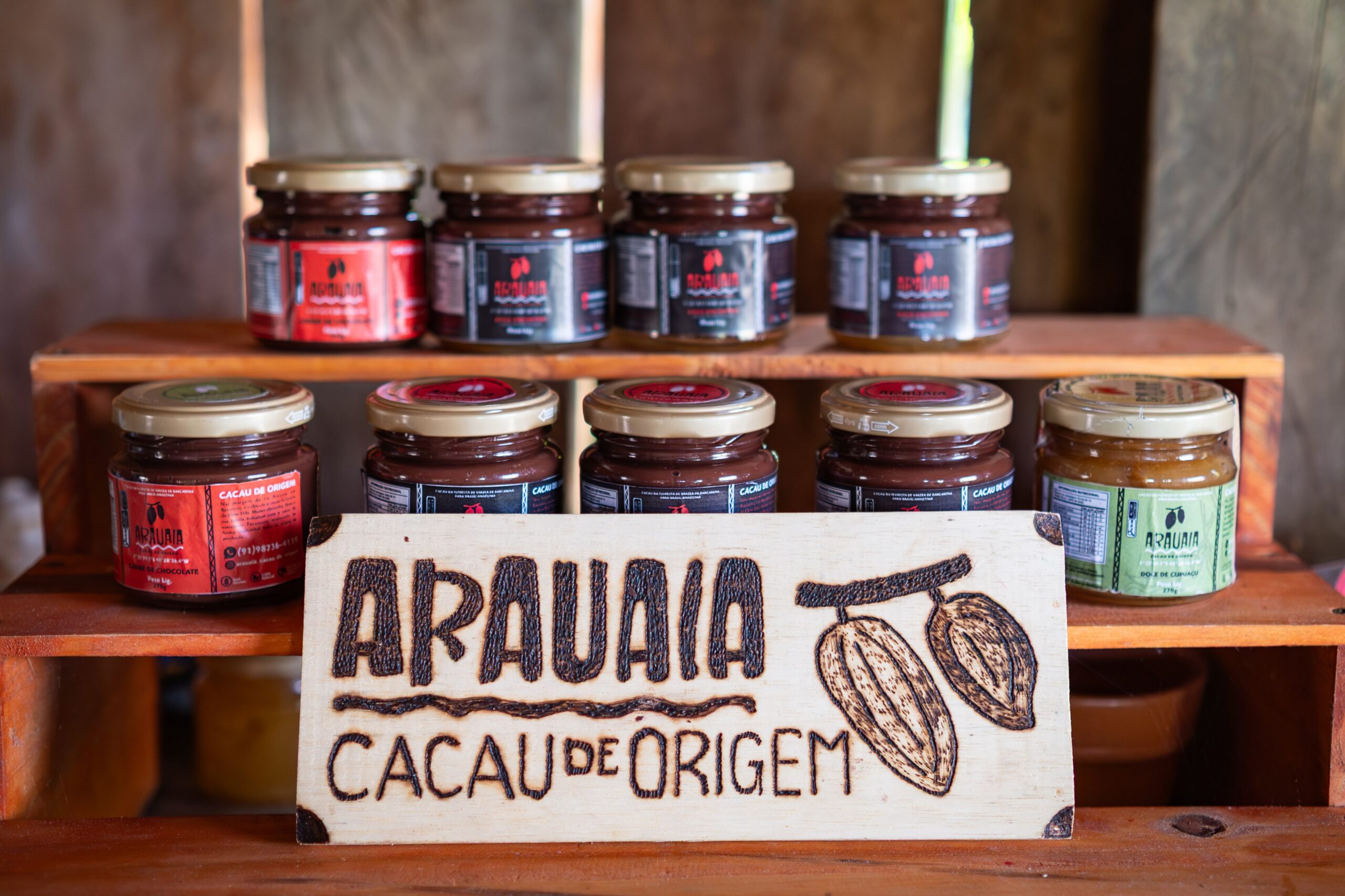 Elene noemde haar cacao- en chocolademerk Arauaia naar de rivier waar ze opgroeide in Barcarena. Afbeelding door Cícero Pedroso.