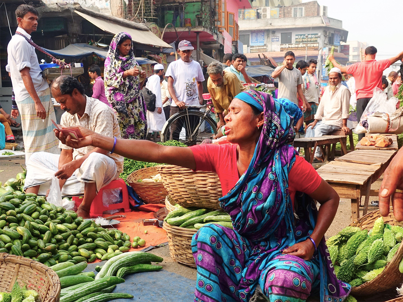 Kawran Bazar, een markt in Dhaka. Afbeelding door Gerry Popplestone via Flickr (CC BY-NC-ND 2.0).